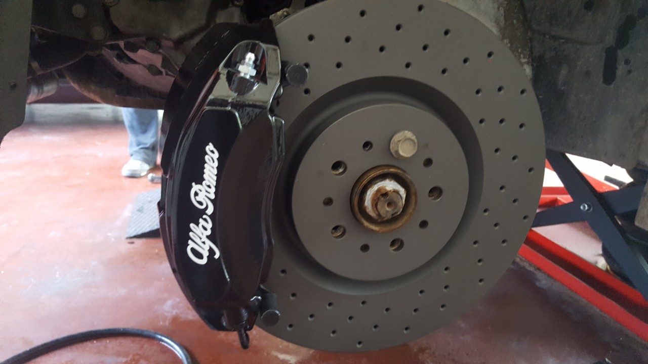 HyperBrake Motorsport Front 4pot Big Brake Kit without calipers for Alfa Romeo 156 for Ate 4pot Calipers from Audi A4 B9 and monoblock brake discs 330x32mm - Image 6